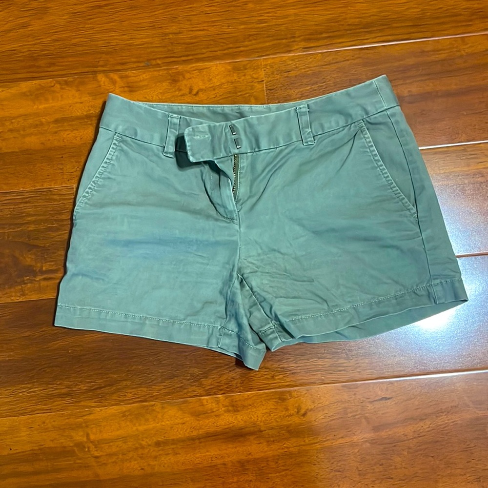 Green Ann Taylor loft 4” shorts. Size 00. Gently used